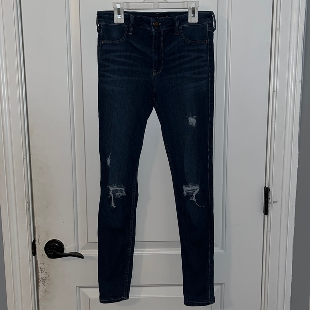 Hollister medium wash, skinny jeans, size 9R high rise.